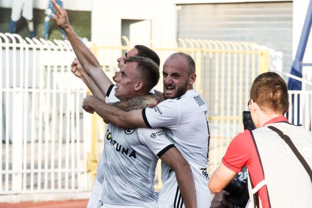 约基奇35+22+17掘金力克国王 雄鹿大胜热火