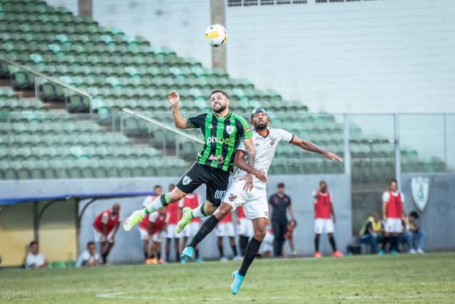 这优势太大了！利物浦英超12轮后领先曼城8分